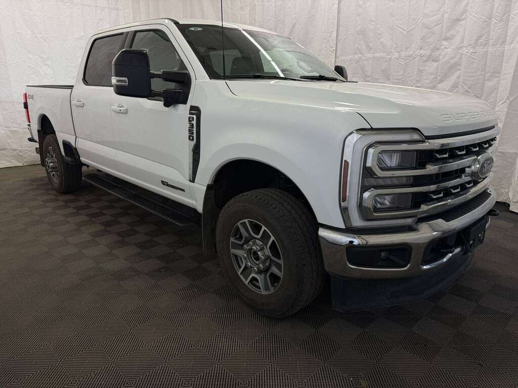 2025 Ford F-350 LARIAT 618A | HEATED/COLD LEATHER | 5TH WHEEL PREP - Thumbnail 2