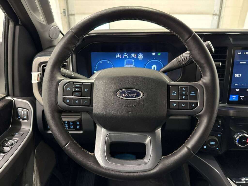 2025 Ford F-350 LARIAT 618A | HEATED/COLD LEATHER | 5TH WHEEL PREP - Thumbnail 25