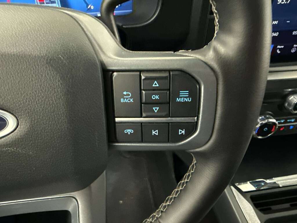 2025 Ford F-350 LARIAT 618A | HEATED/COLD LEATHER | 5TH WHEEL PREP - Thumbnail 27