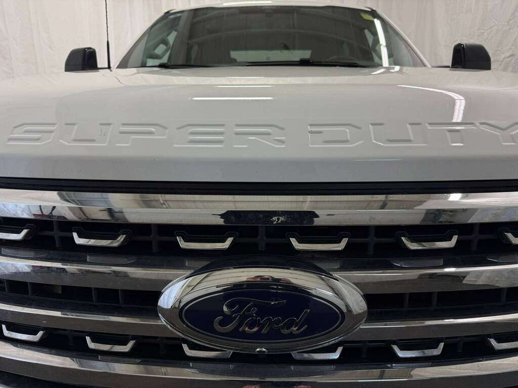 2025 Ford F-350 LARIAT 618A | HEATED/COLD LEATHER | 5TH WHEEL PREP - Thumbnail 6