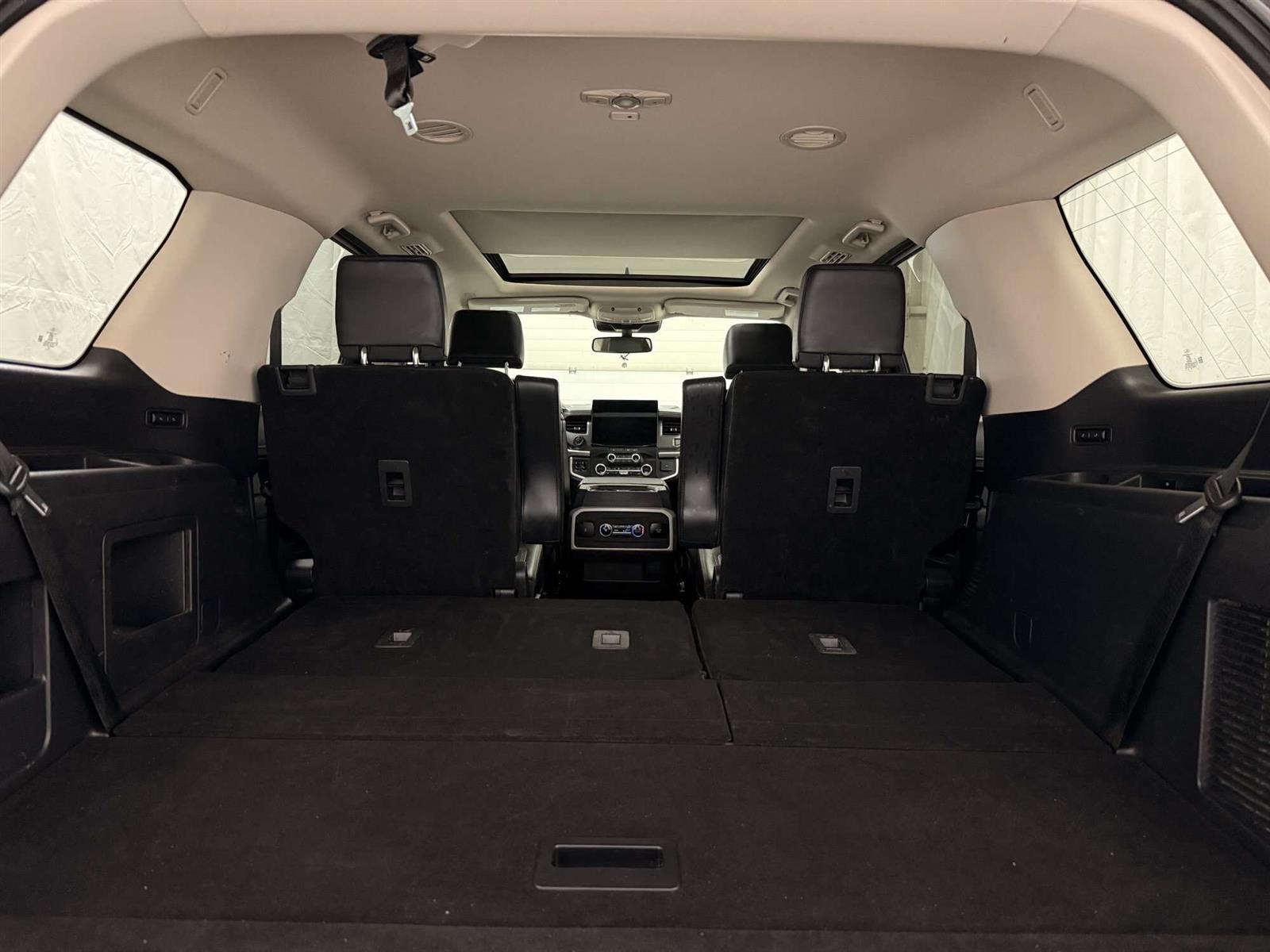 2024 Ford Expedition XLT 4X4 | BLACK ACCENT PKG | PANO ROOF | HD TOWING - Thumbnail 11