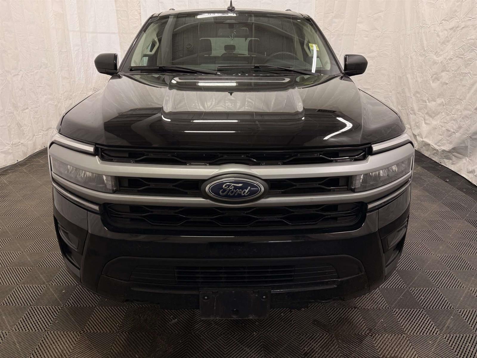 2024 Ford Expedition XLT 4X4 | BLACK ACCENT PKG | PANO ROOF | HD TOWING - Thumbnail 5