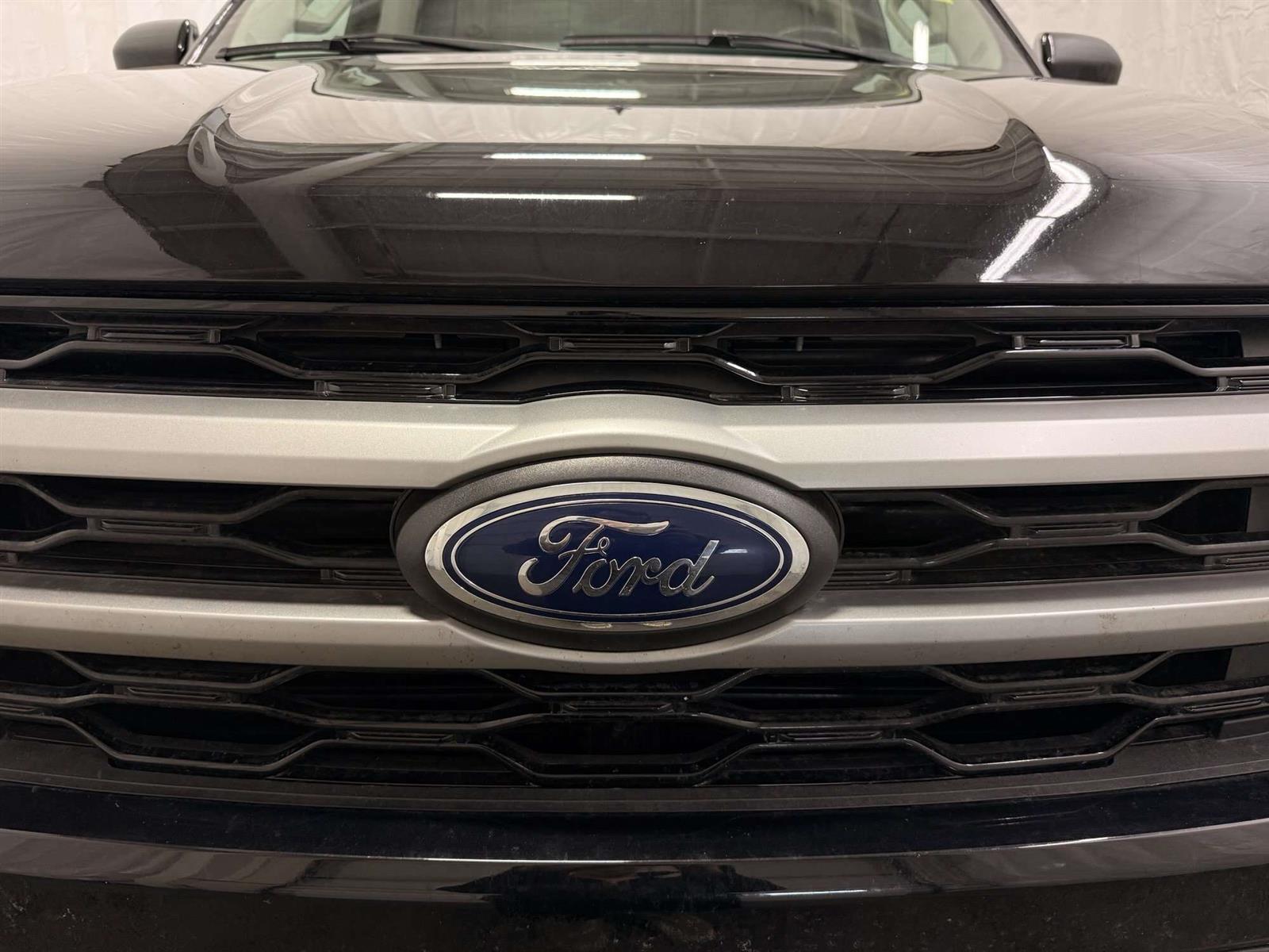 2024 Ford Expedition XLT 4X4 | BLACK ACCENT PKG | PANO ROOF | HD TOWING - Thumbnail 6