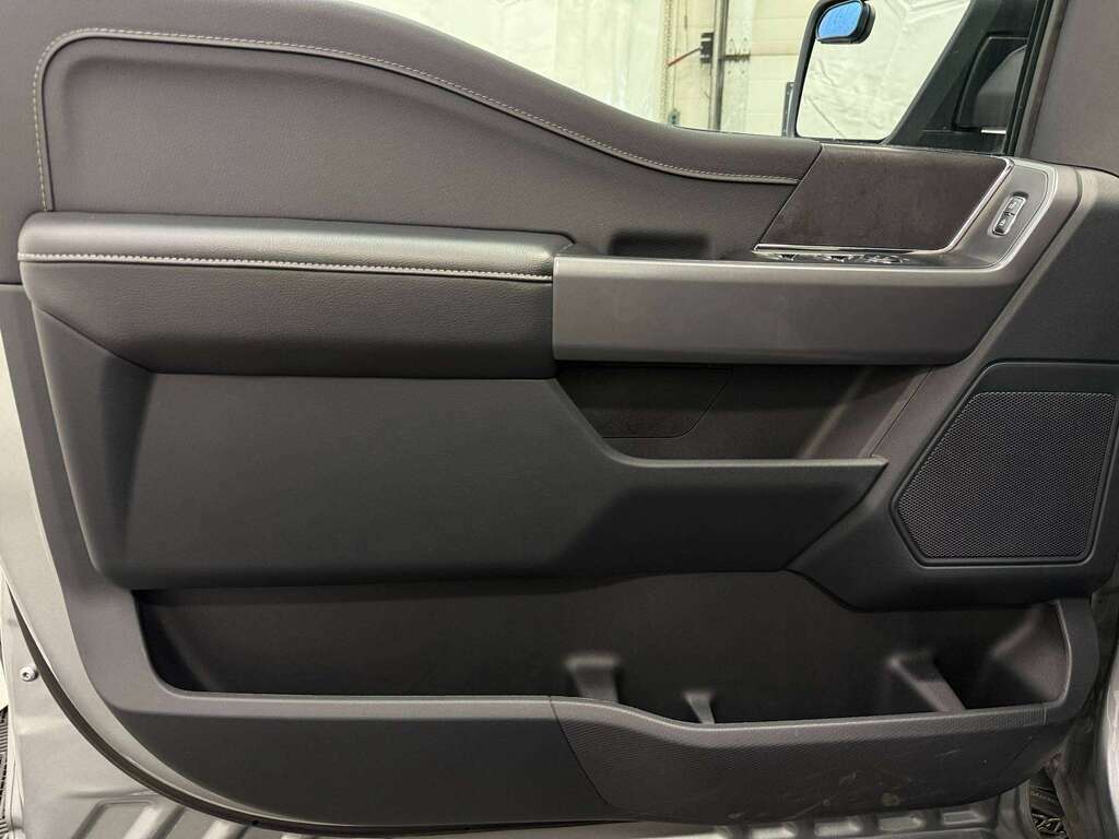 2025 Ford F-150 XLT BLACK APPEARANCE PACKAGE - Thumbnail 18