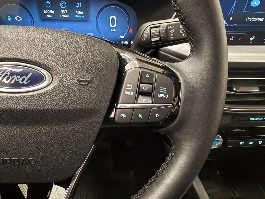 2025 Ford Escape PHEV PREMIUM PACKAGE PANORMAIC MOONROOF - Thumbnail 26