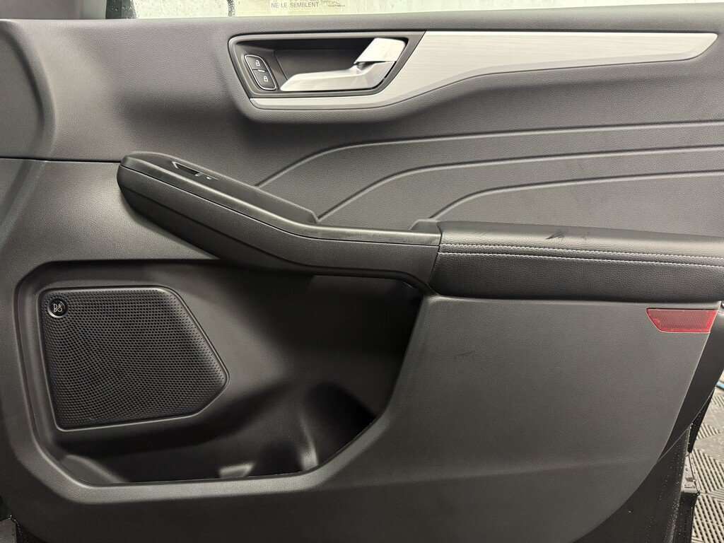2025 Ford Escape PHEV PREMIUM PACKAGE PANORMAIC MOONROOF - Thumbnail 39