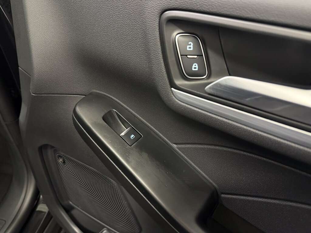 2025 Ford Escape PHEV PREMIUM PACKAGE PANORMAIC MOONROOF - Thumbnail 40