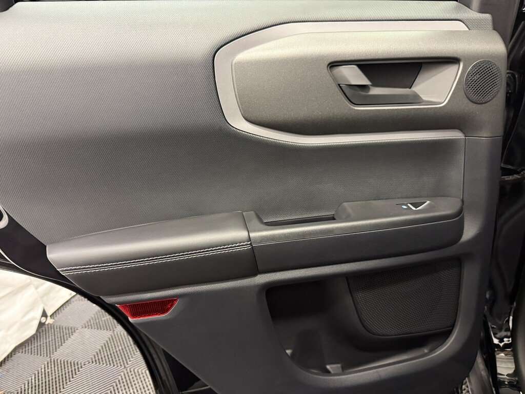 2025 Ford Bronco Sport OUTER BANKS SASQUATCH TECH PACKAGE MOONROOF - Thumbnail 38