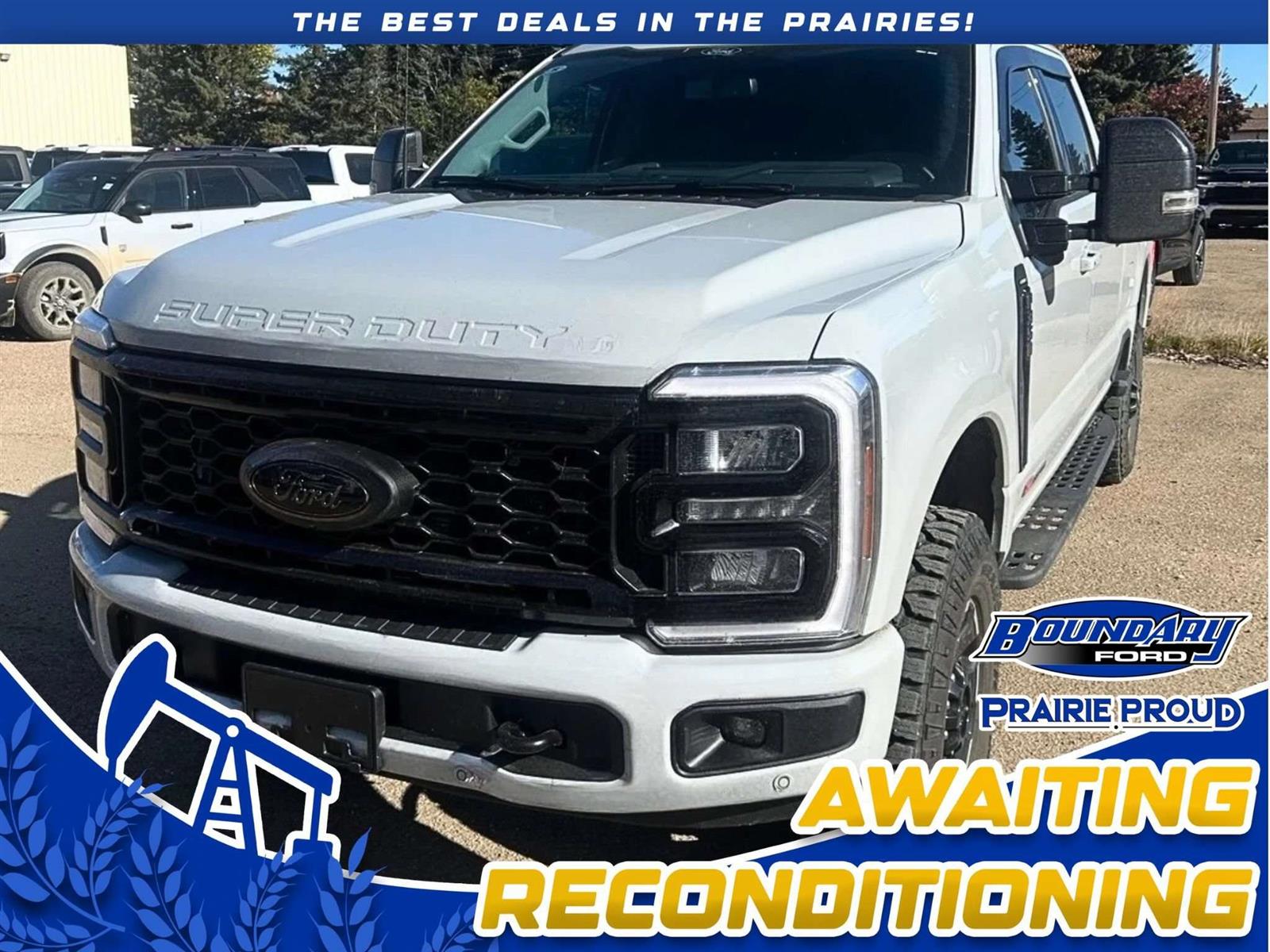 2025 Ford F-350 LARIAT TREMOR OFF-ROAD BLACK APPEARANCE PACKAGE - Main View