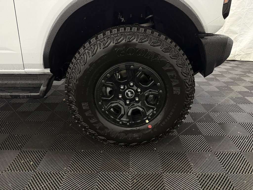 2026 Ford Bronco OUTER BANKS HIGH/LUX PACKAGE HARD TOP - Thumbnail 4