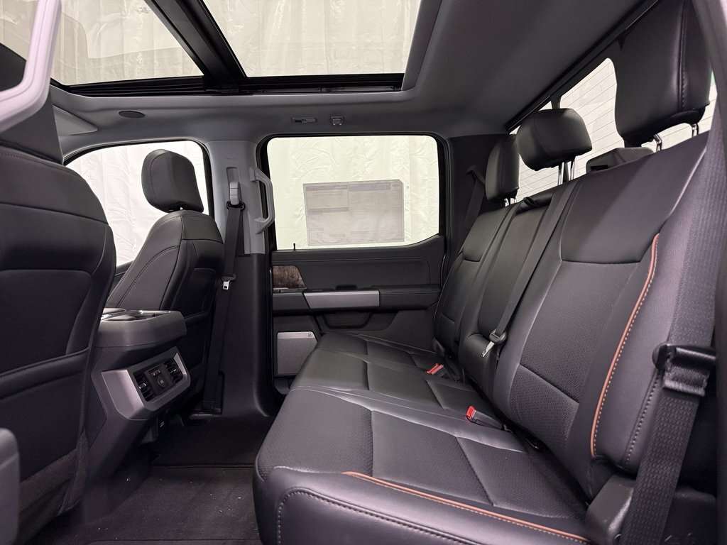 2026 Ford F-350 LARIAT FX4 OFF ROAD PACKAGE MOONROOF - Thumbnail 37