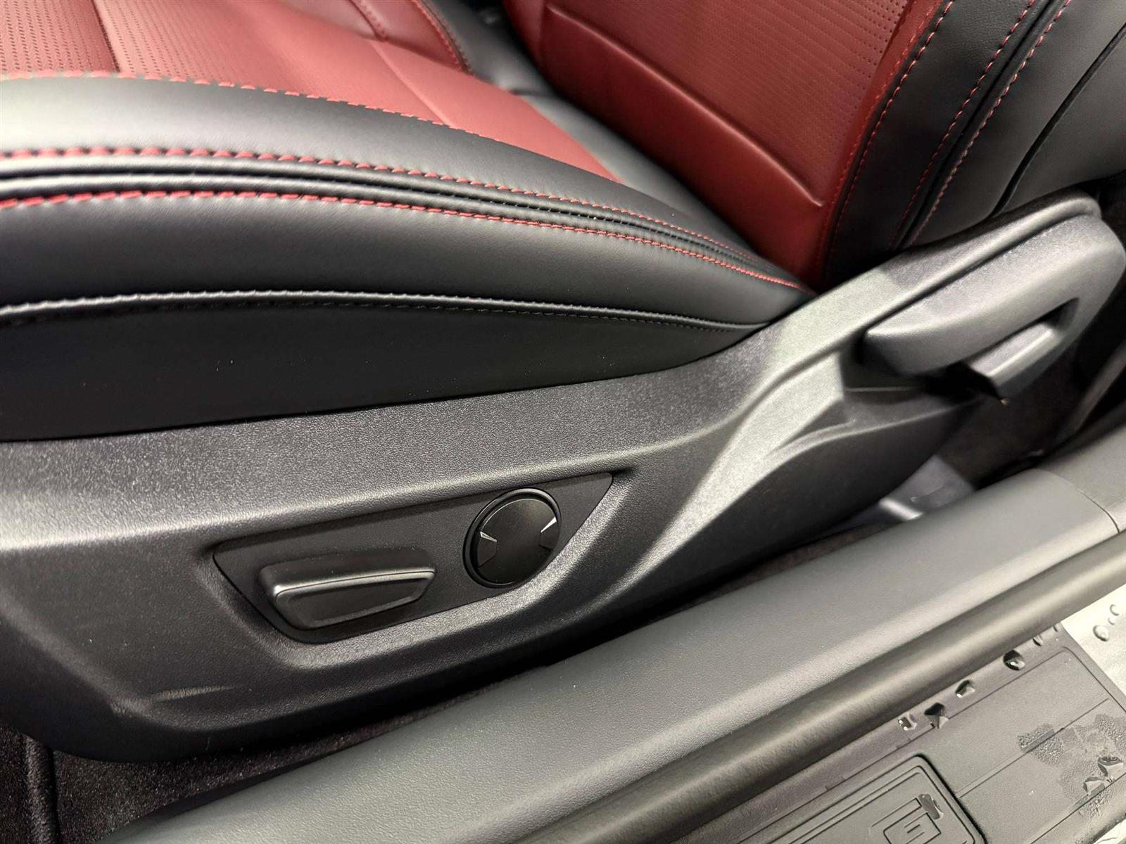 2026 Ford Mustang ECOBOOST PREMIUM NITE PONY PACKAGE B&O AUDIO - Thumbnail 17