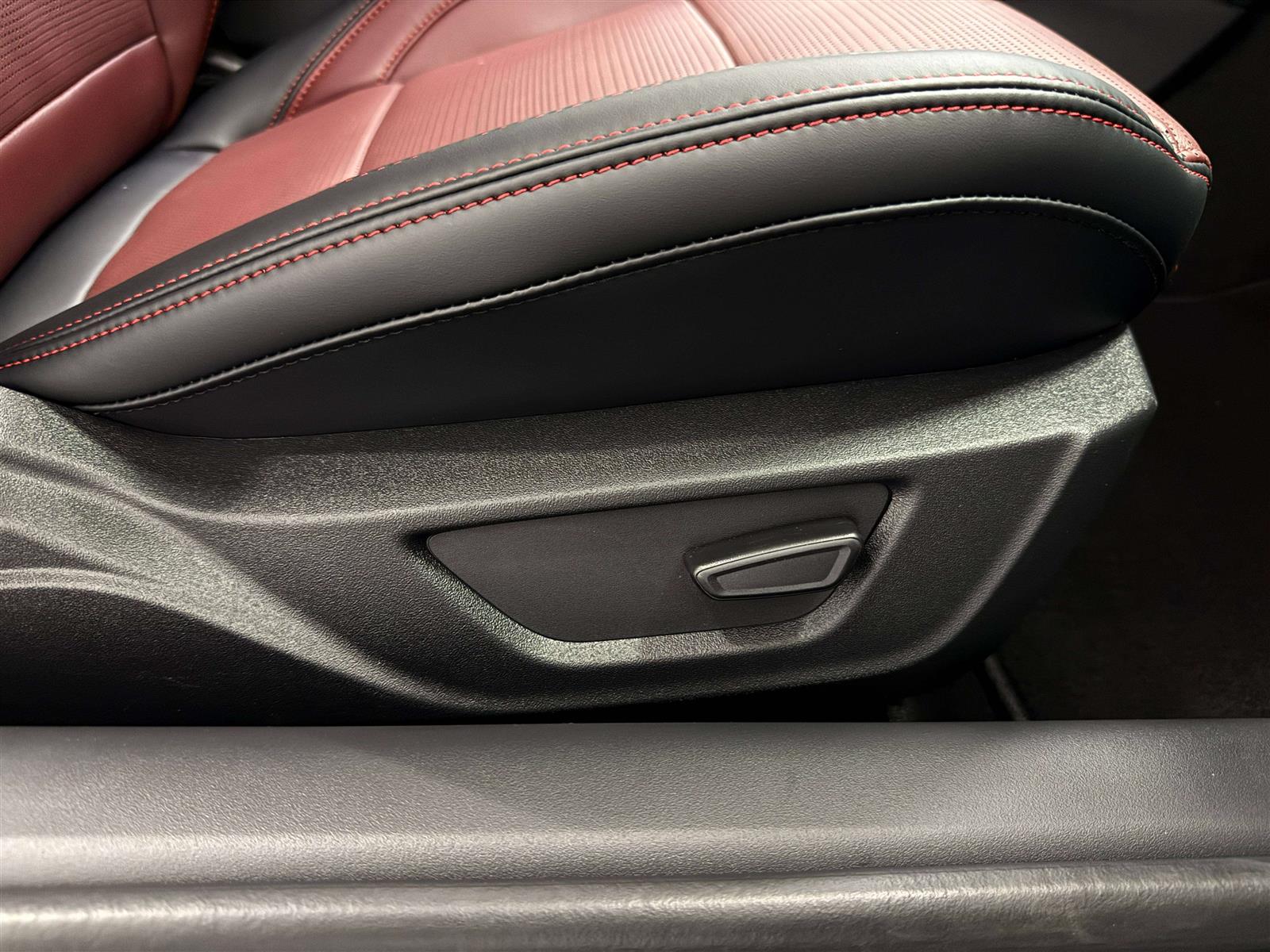 2026 Ford Mustang ECOBOOST PREMIUM NITE PONY PACKAGE B&O AUDIO - Thumbnail 32