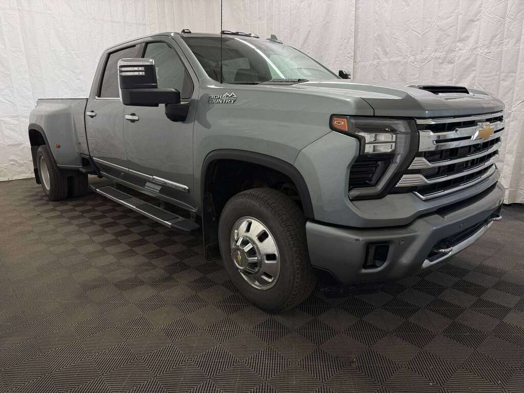 2024 Chevrolet Silverado 3500 HIGH COUNTRY 6.6 DIESEL DRW - Thumbnail 2