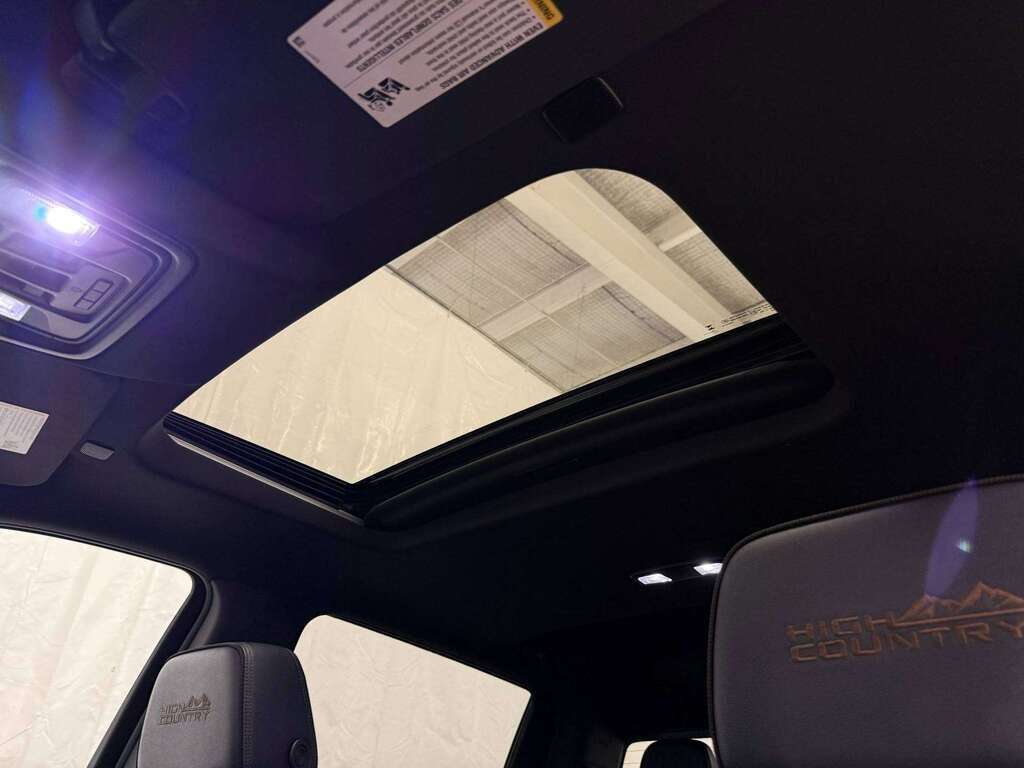 2024 Chevrolet Silverado 3500 HIGH COUNTRY 6.6 DIESEL DRW - Thumbnail 22