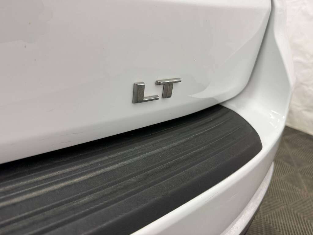 2023 Chevrolet Suburban LT 7 PASSENGER | HEATED LEATHER | NAV | LANE KEEP - Thumbnail 12