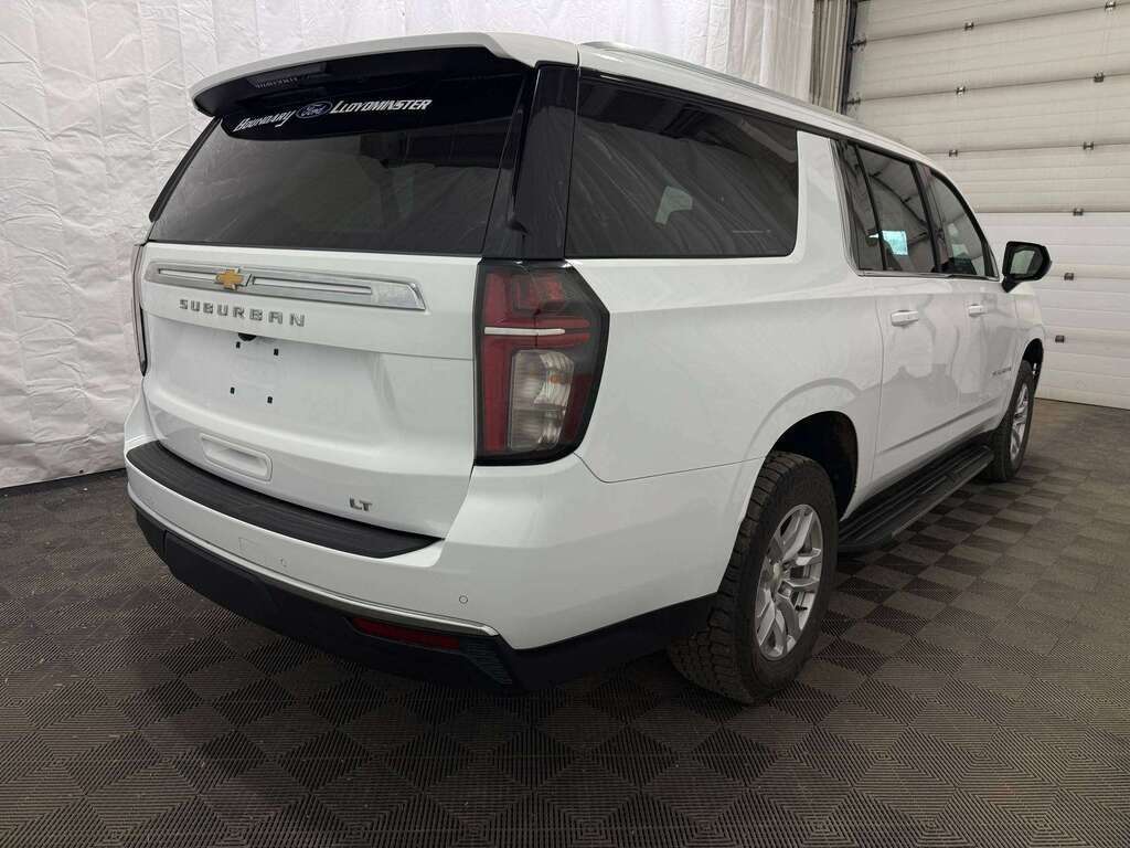 2023 Chevrolet Suburban LT 7 PASSENGER | HEATED LEATHER | NAV | LANE KEEP - Thumbnail 14