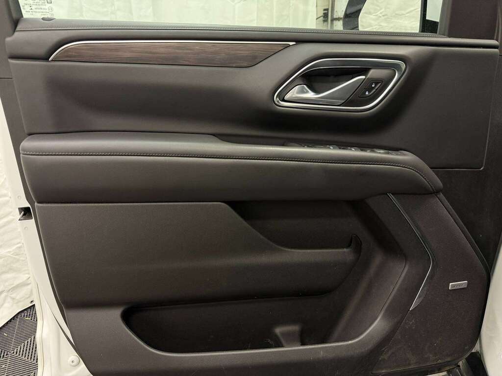 2023 Chevrolet Suburban LT 7 PASSENGER | HEATED LEATHER | NAV | LANE KEEP - Thumbnail 16