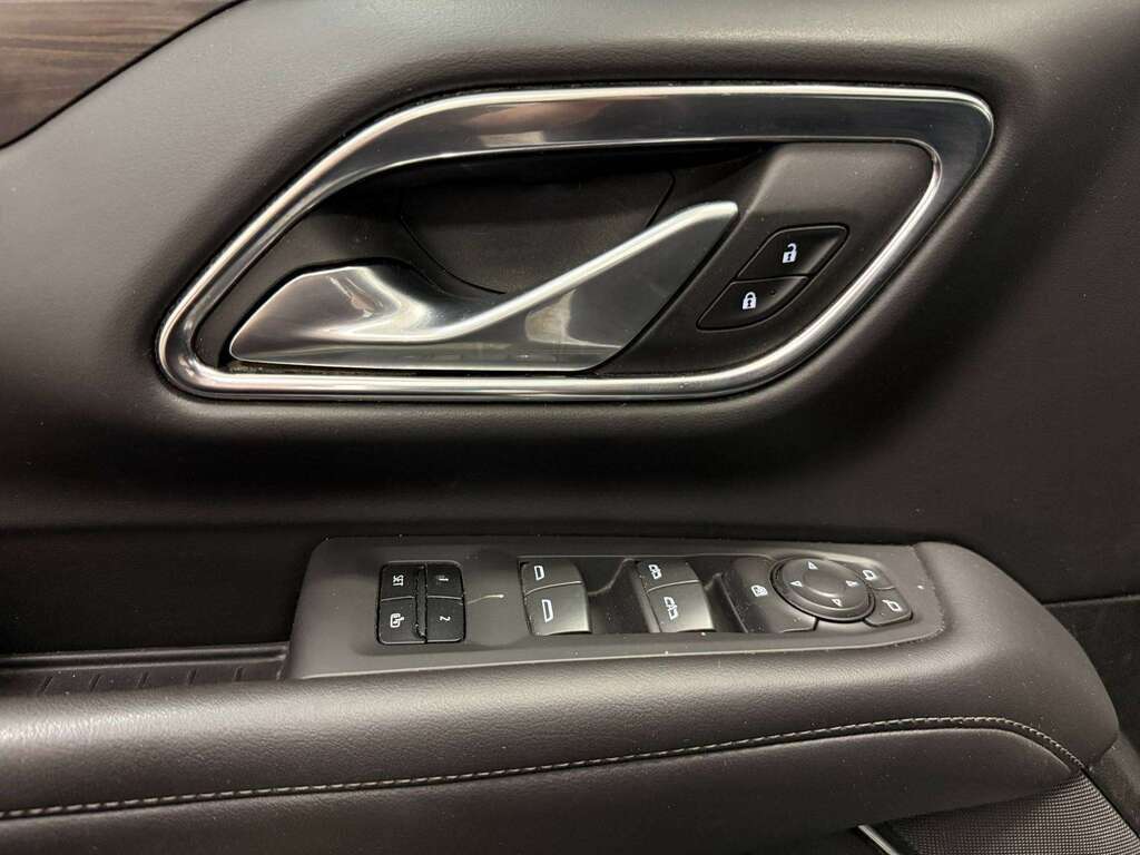 2023 Chevrolet Suburban LT 7 PASSENGER | HEATED LEATHER | NAV | LANE KEEP - Thumbnail 17