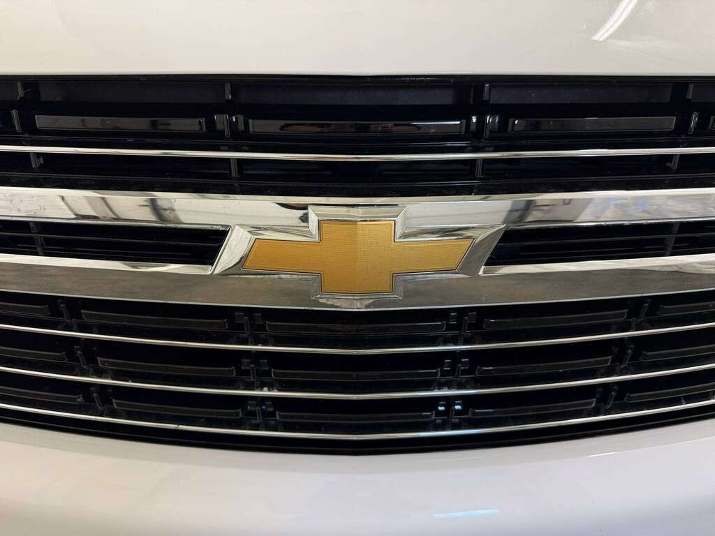 2023 Chevrolet Suburban LT 7 PASSENGER | HEATED LEATHER | NAV | LANE KEEP - Thumbnail 5