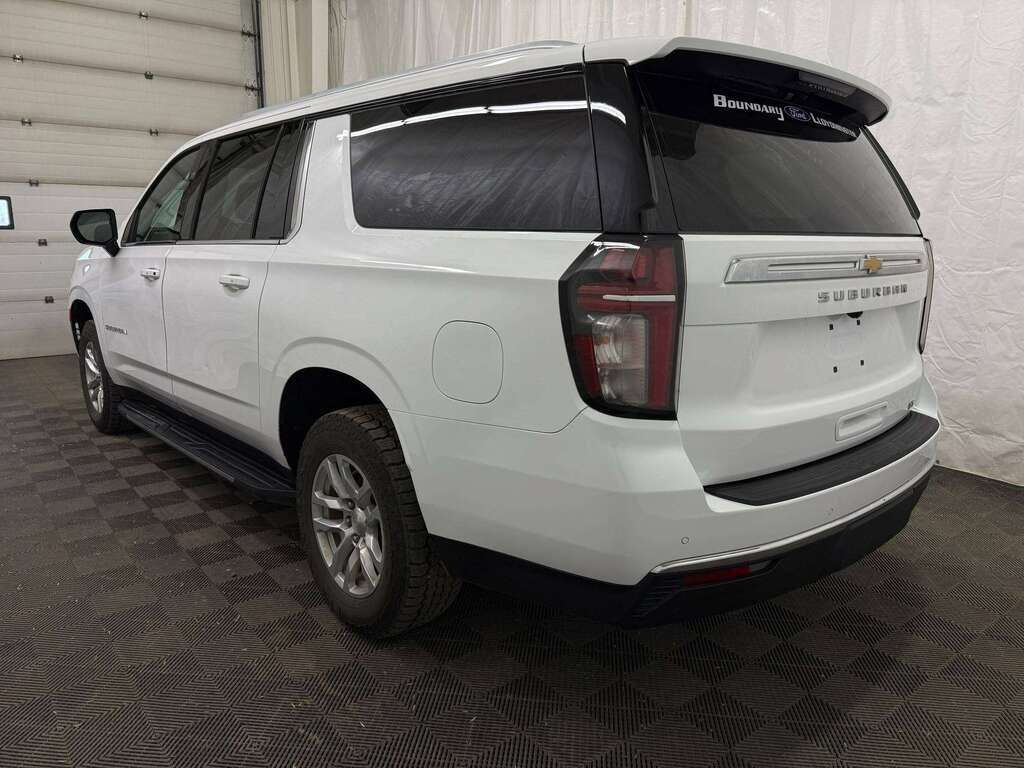 2023 Chevrolet Suburban LT 7 PASSENGER | HEATED LEATHER | NAV | LANE KEEP - Thumbnail 9