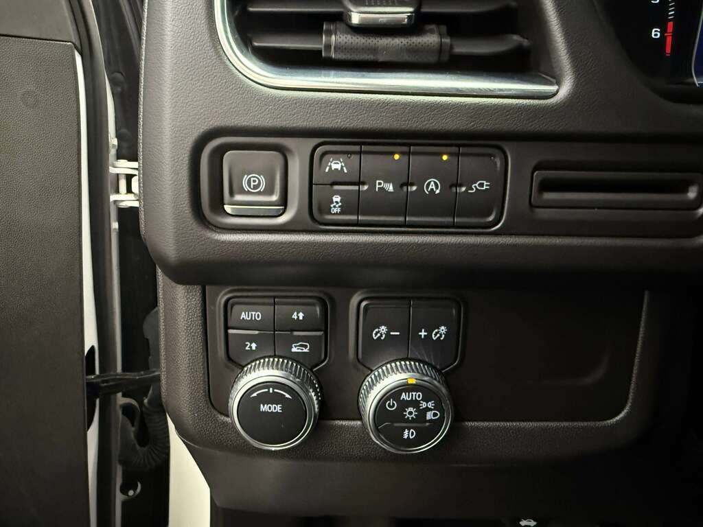 2021 GMC Yukon SLT 7 PASSENGER | HEATED LEATHER | NAV | SUNROOF - Thumbnail 27