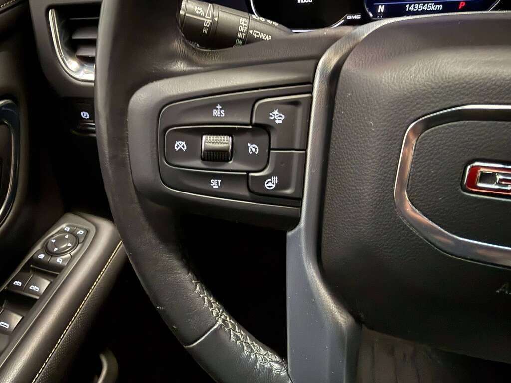 2021 GMC Yukon SLT 7 PASSENGER | HEATED LEATHER | NAV | SUNROOF - Thumbnail 31
