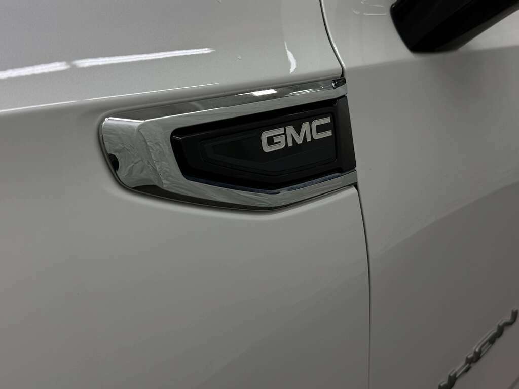 2021 GMC Yukon SLT 7 PASSENGER | HEATED LEATHER | NAV | SUNROOF - Thumbnail 8