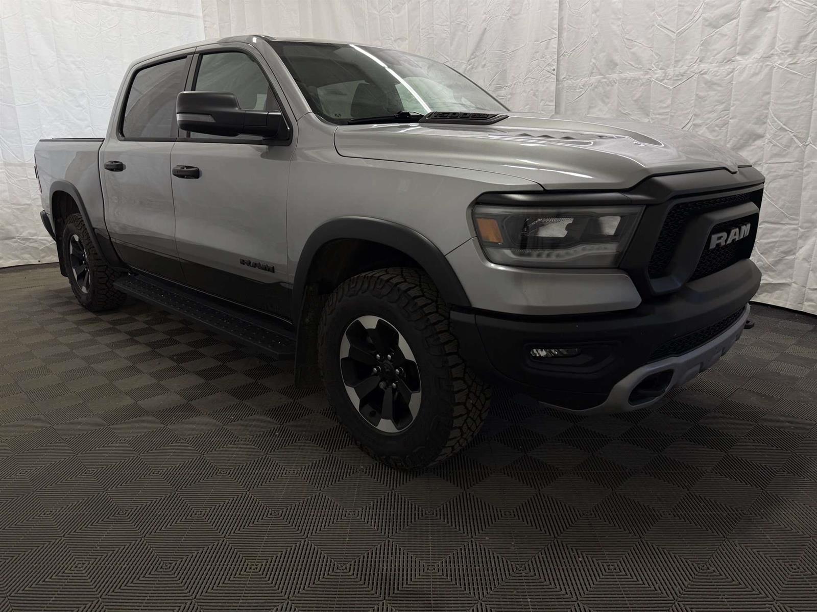 2023 Ram 1500 REBEL 5.7l HEMI | SPORT HOOD | ALPINE AUDIO - Thumbnail 2