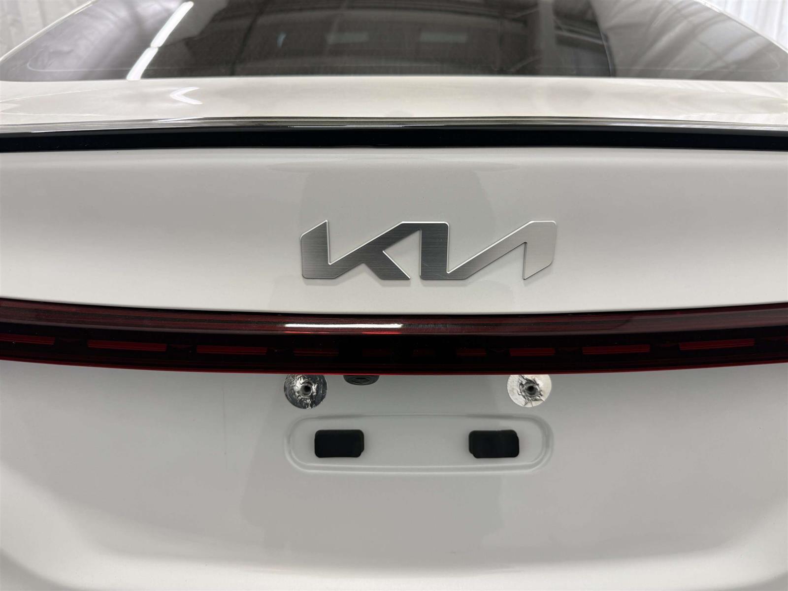 2023 Kia Forte GT LIMITED | HTD/CLD LEATHER | MOONROOF - Thumbnail 10