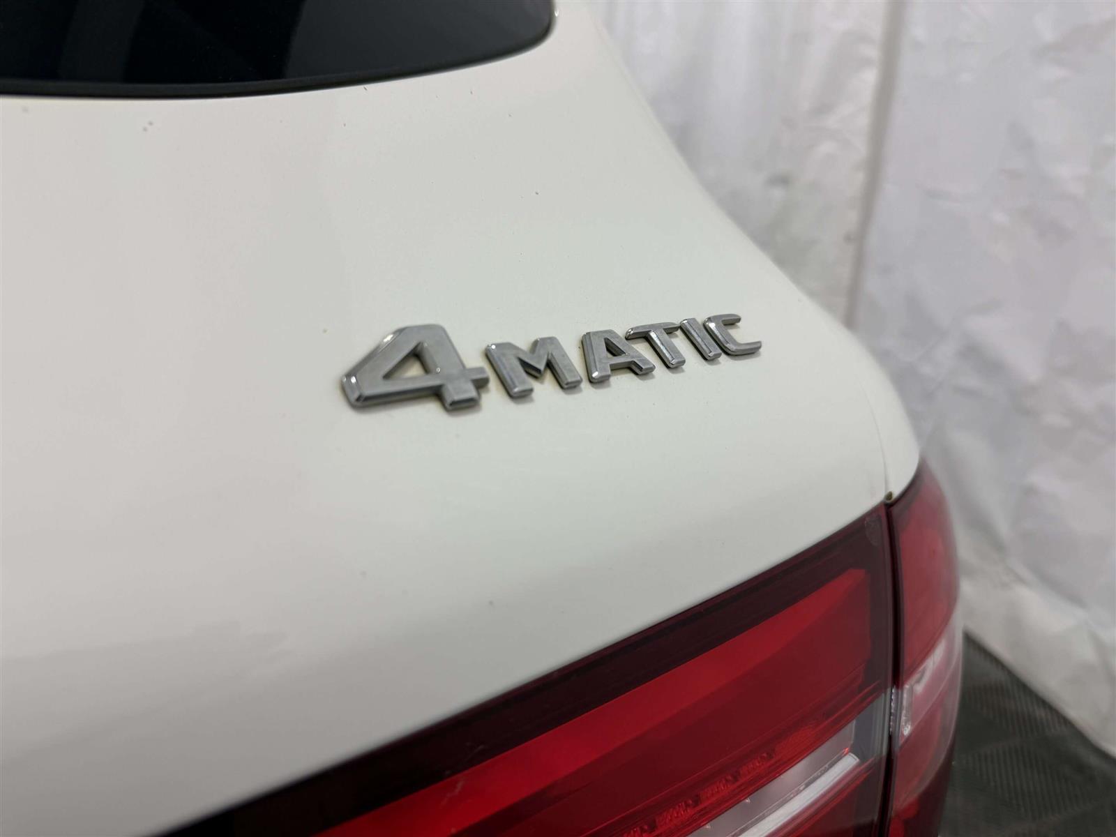 2019 Mercedes-Benz GLC GLC 300 4MATIC - Thumbnail 13