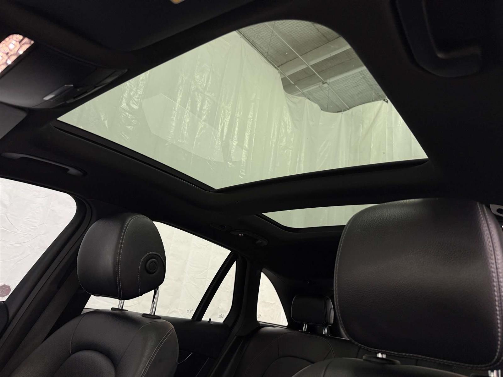 2019 Mercedes-Benz GLC GLC 300 4MATIC - Thumbnail 21