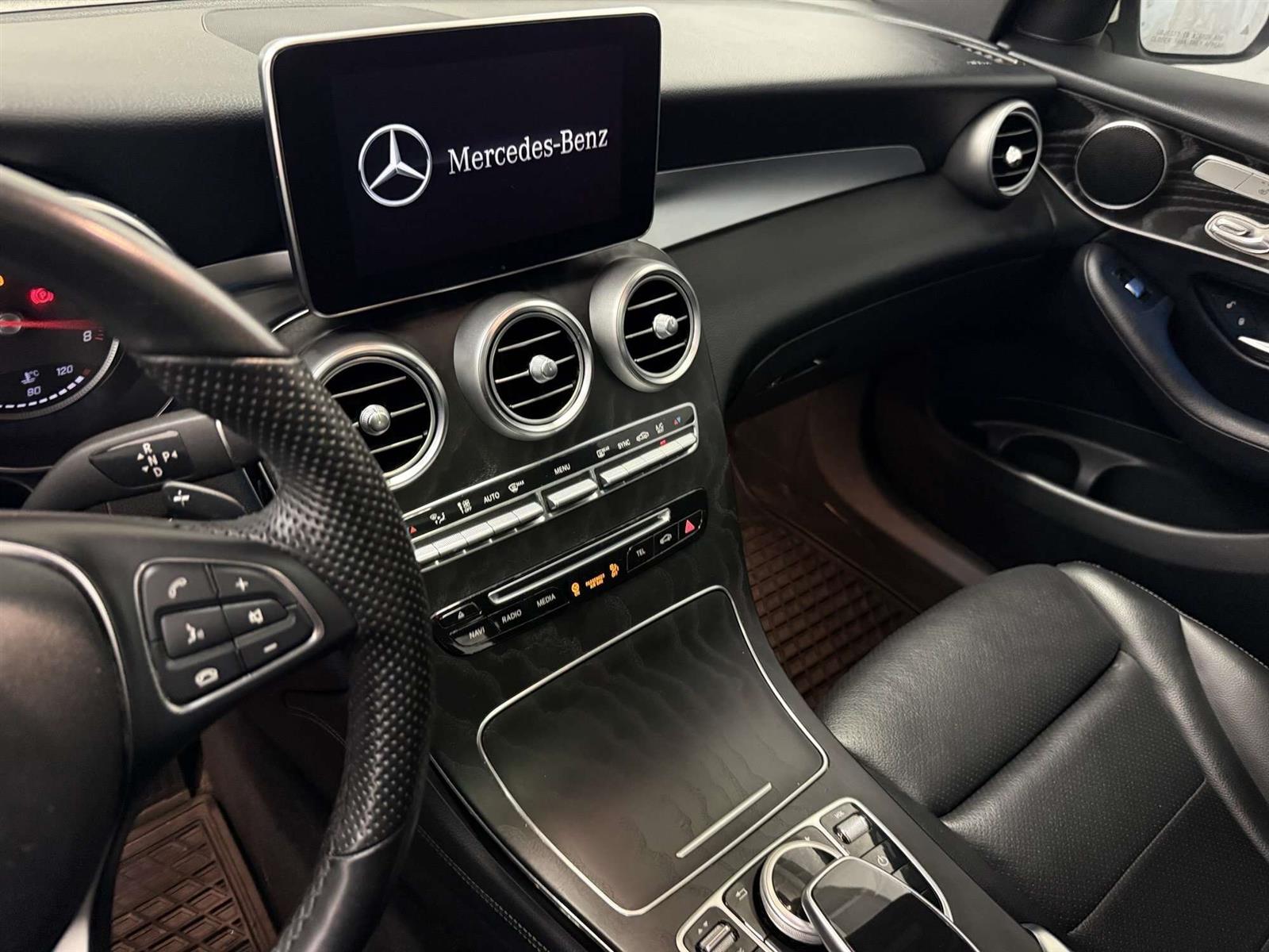 2019 Mercedes-Benz GLC GLC 300 4MATIC - Thumbnail 23