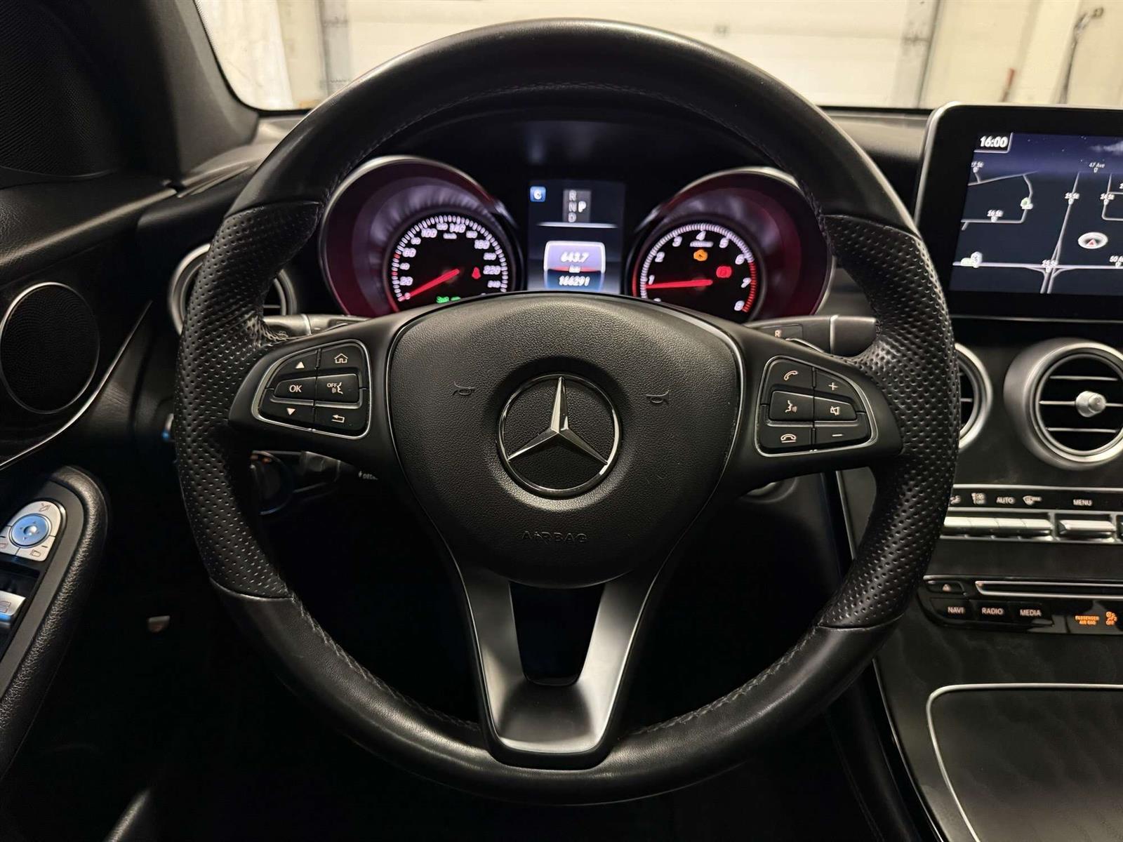2019 Mercedes-Benz GLC GLC 300 4MATIC - Thumbnail 25