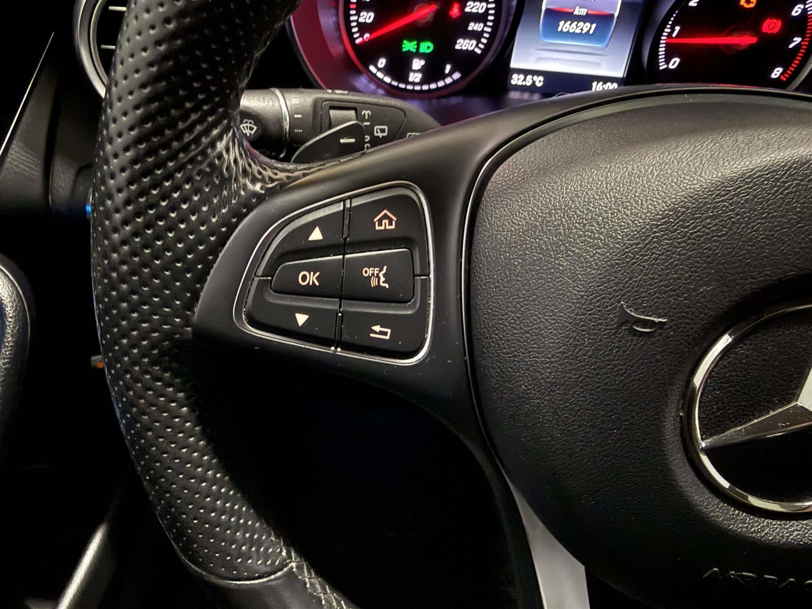 2019 Mercedes-Benz GLC GLC 300 4MATIC - Thumbnail 27