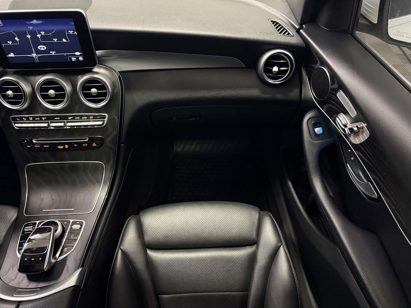2019 Mercedes-Benz GLC GLC 300 4MATIC - Thumbnail 35