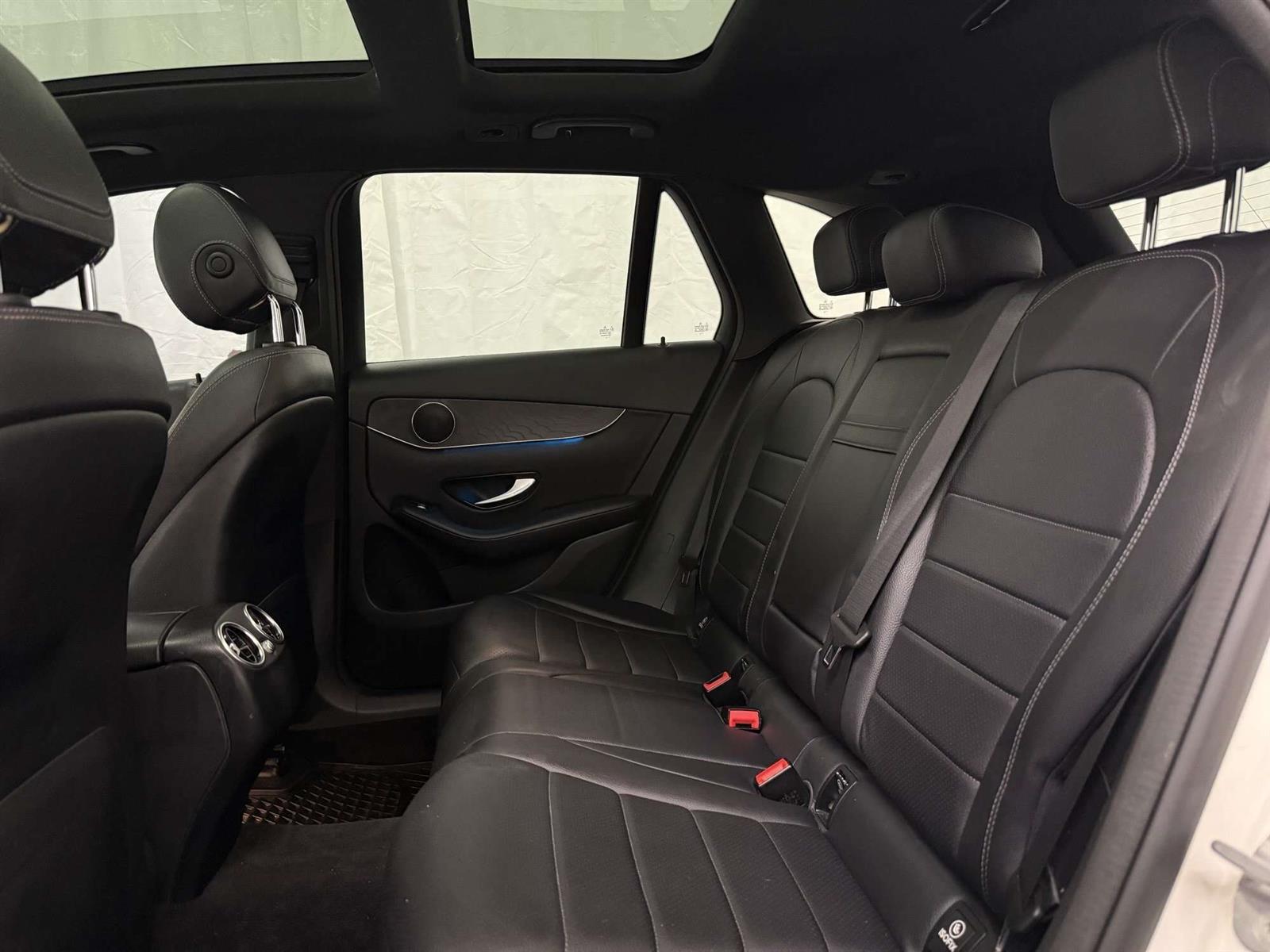 2019 Mercedes-Benz GLC GLC 300 4MATIC - Thumbnail 39