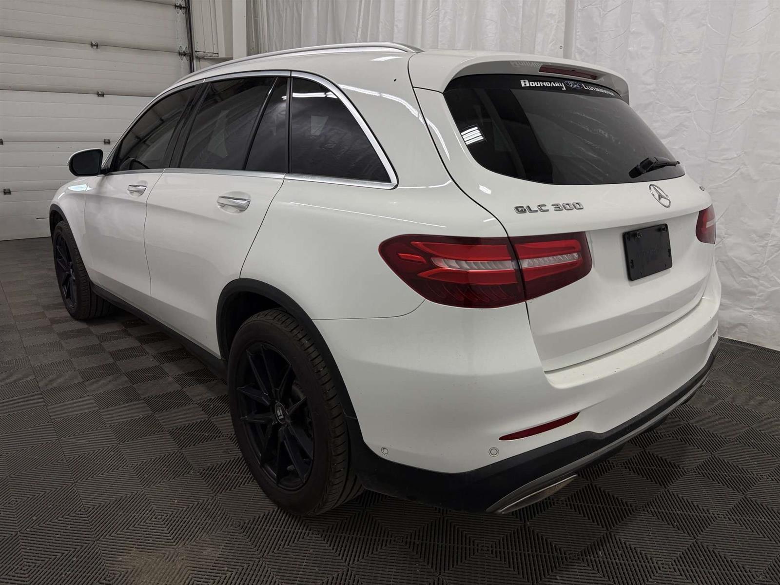 2019 Mercedes-Benz GLC GLC 300 4MATIC - Thumbnail 9