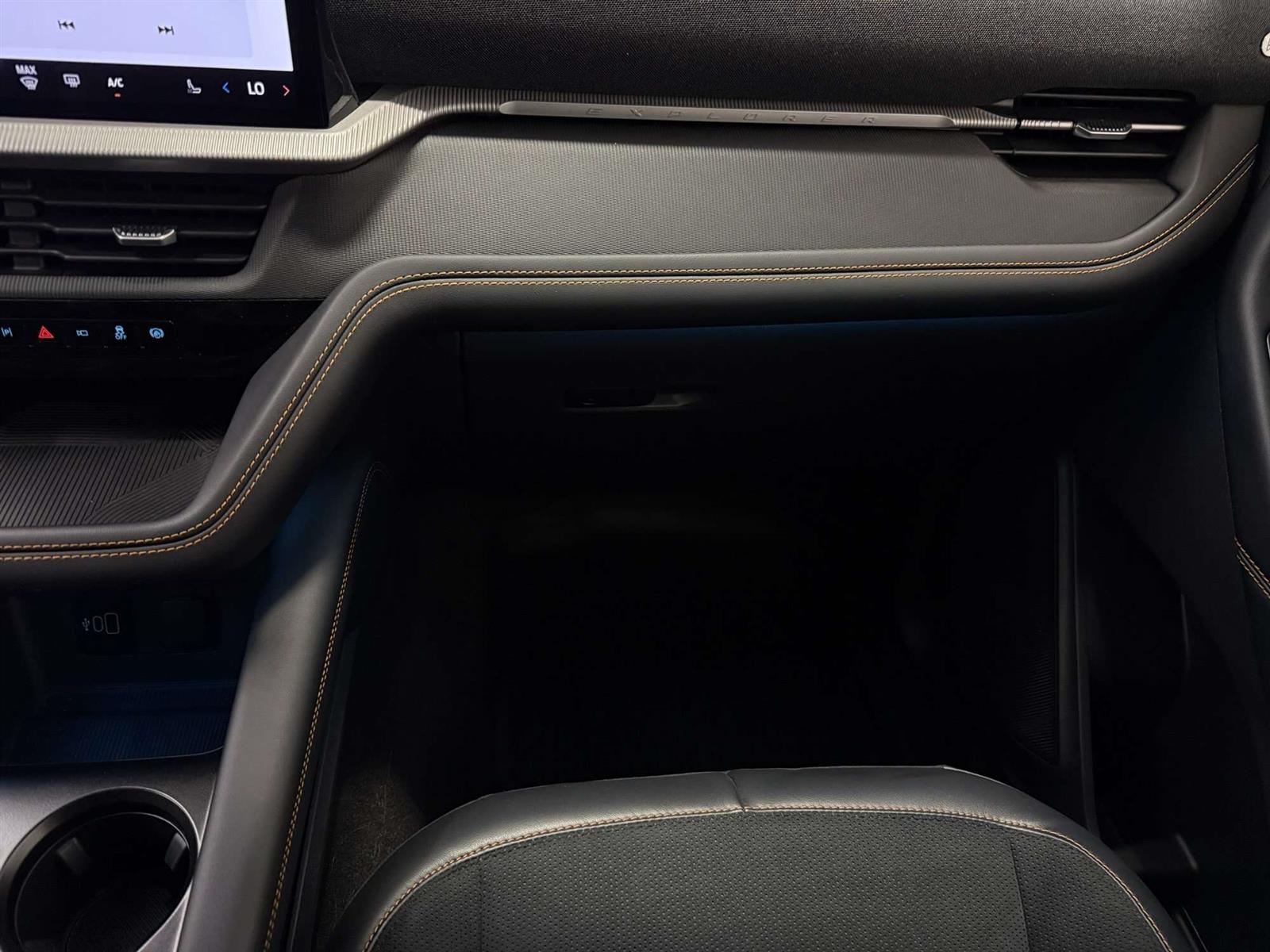 2026 Ford Explorer ULTIMATE PACKAGE | PANO ROOF | MASSAGE SEATS - Thumbnail 36