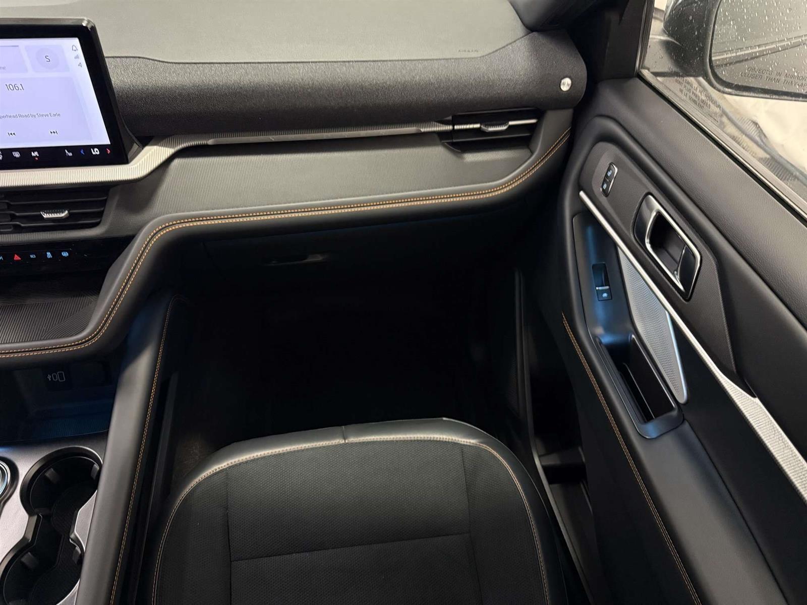 2026 Ford Explorer ULTIMATE PACKAGE | PANO ROOF | MASSAGE SEATS - Thumbnail 37