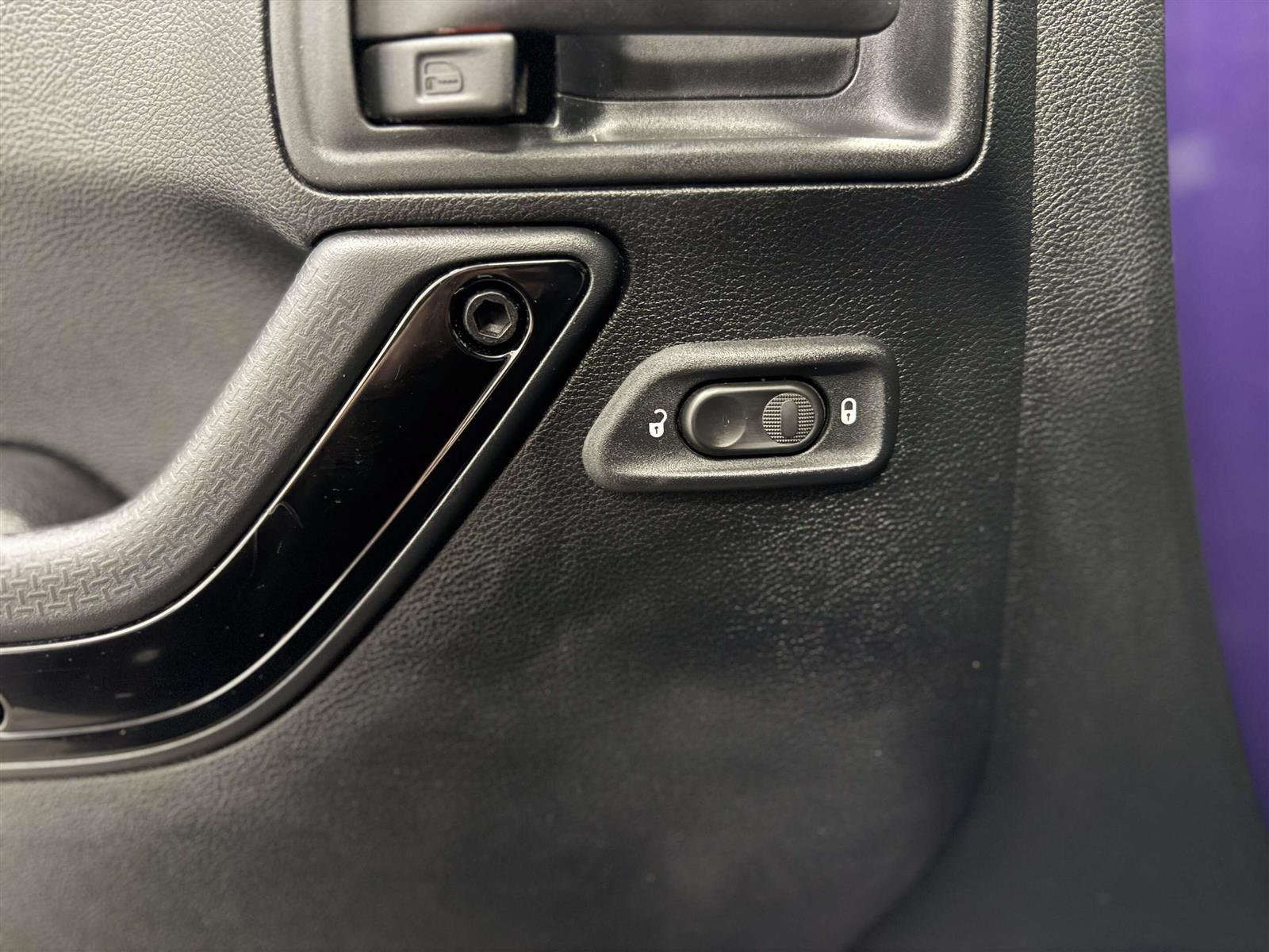 2016 Jeep Wrangler WRANGLER SAHARA BACKCOUNTRY | HEATED LEATHER - Thumbnail 19