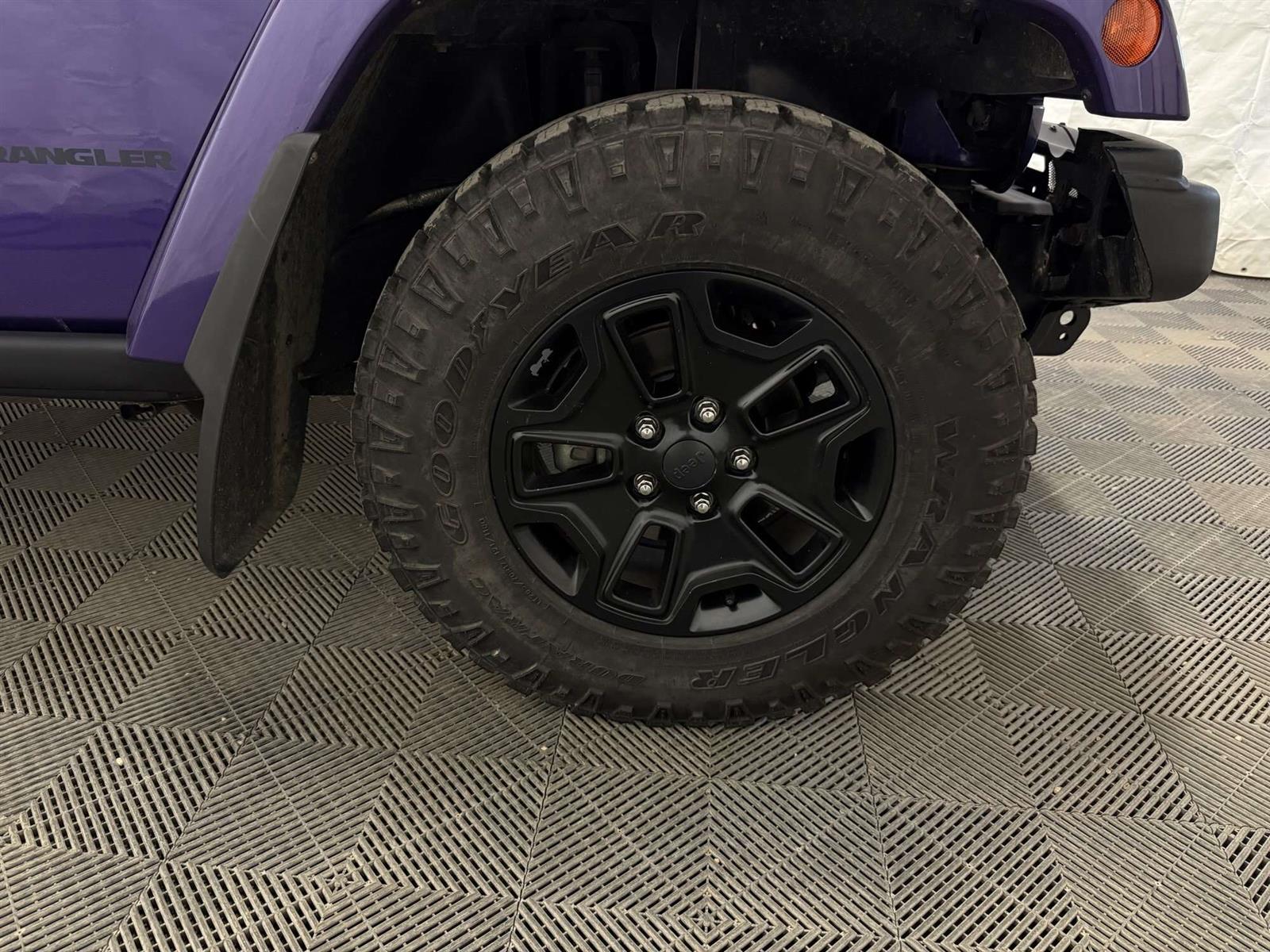 2016 Jeep Wrangler WRANGLER SAHARA BACKCOUNTRY | HEATED LEATHER - Thumbnail 4