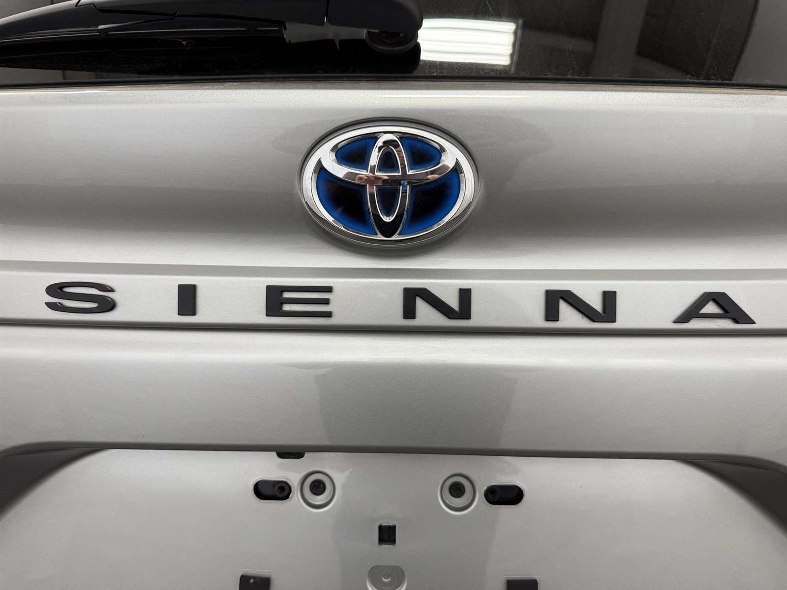 2025 Toyota Sienna XLE 8 PASSENGER | LEATHER | MOOROOF - Thumbnail 11
