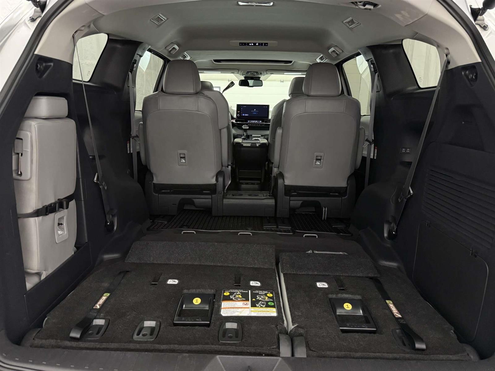 2025 Toyota Sienna XLE 8 PASSENGER | LEATHER | MOOROOF - Thumbnail 16