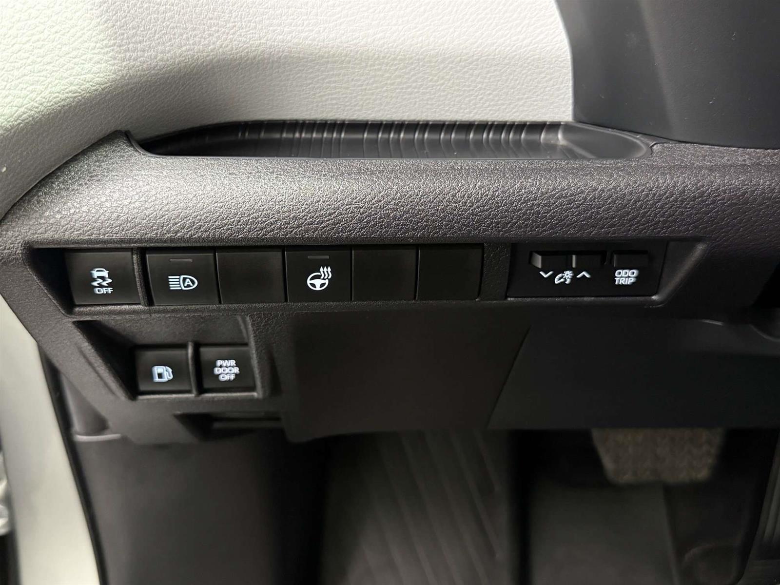 2025 Toyota Sienna XLE 8 PASSENGER | LEATHER | MOOROOF - Thumbnail 24