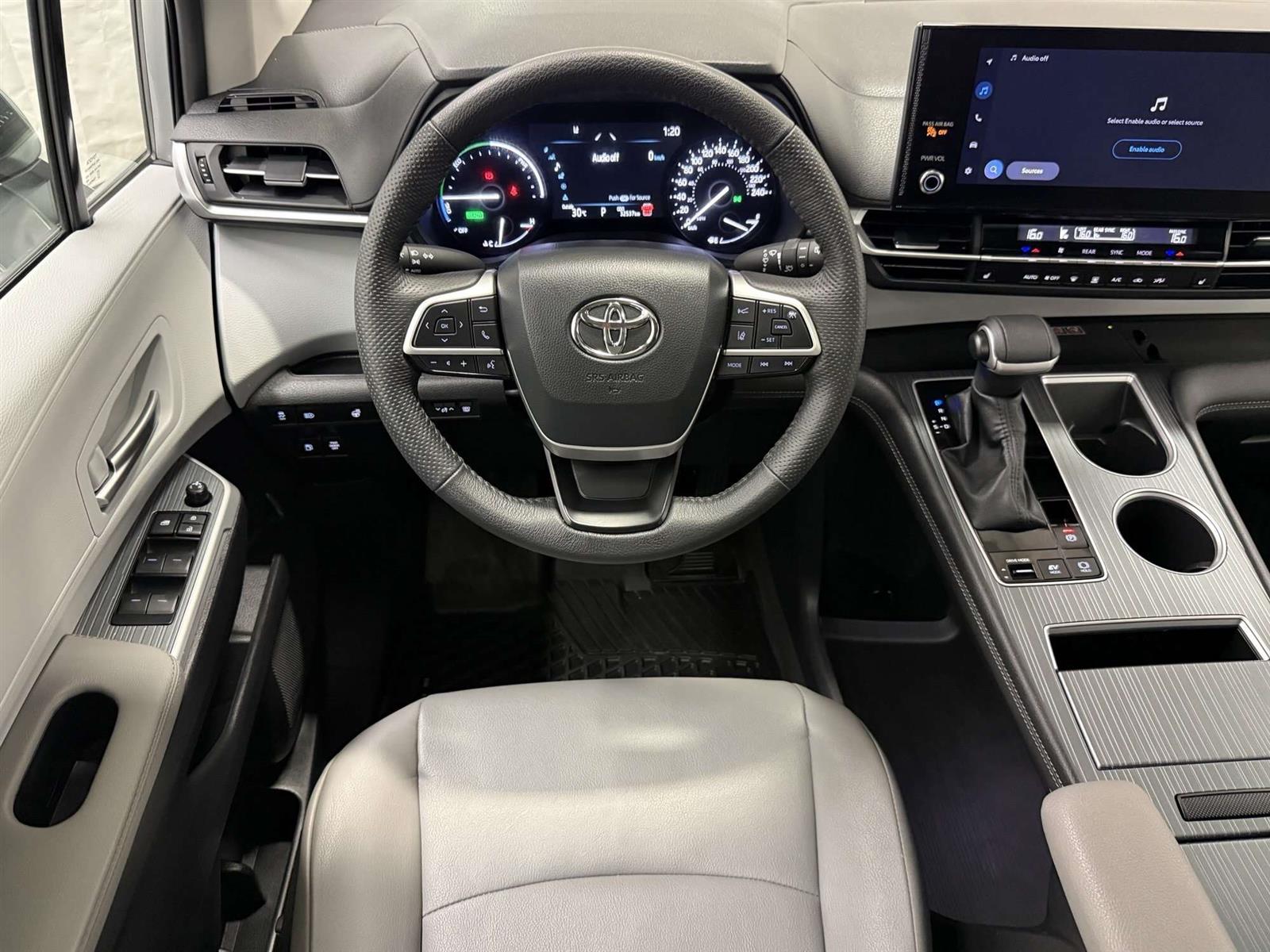 2025 Toyota Sienna XLE 8 PASSENGER | LEATHER | MOOROOF - Thumbnail 26