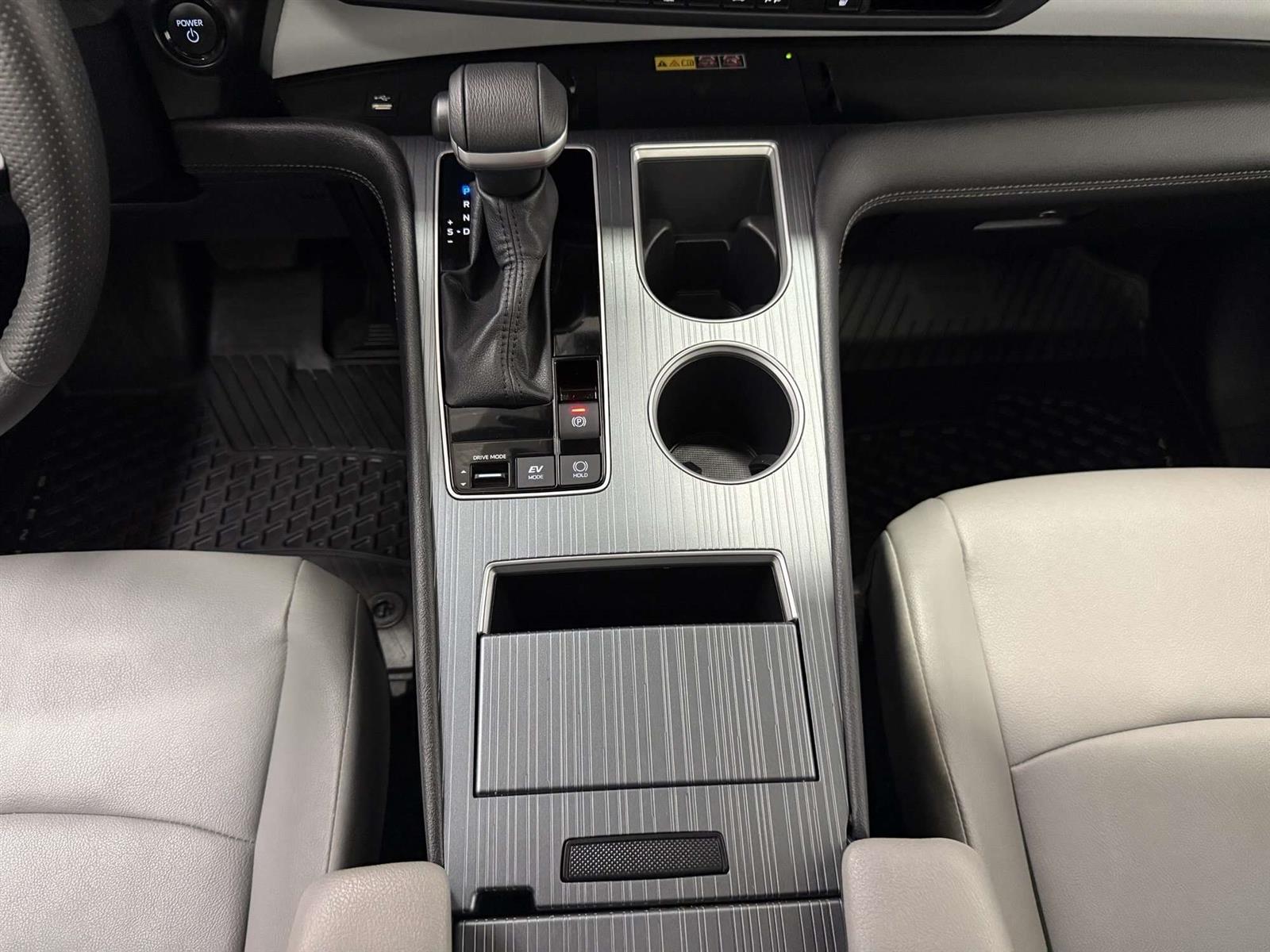 2025 Toyota Sienna XLE 8 PASSENGER | LEATHER | MOOROOF - Thumbnail 33