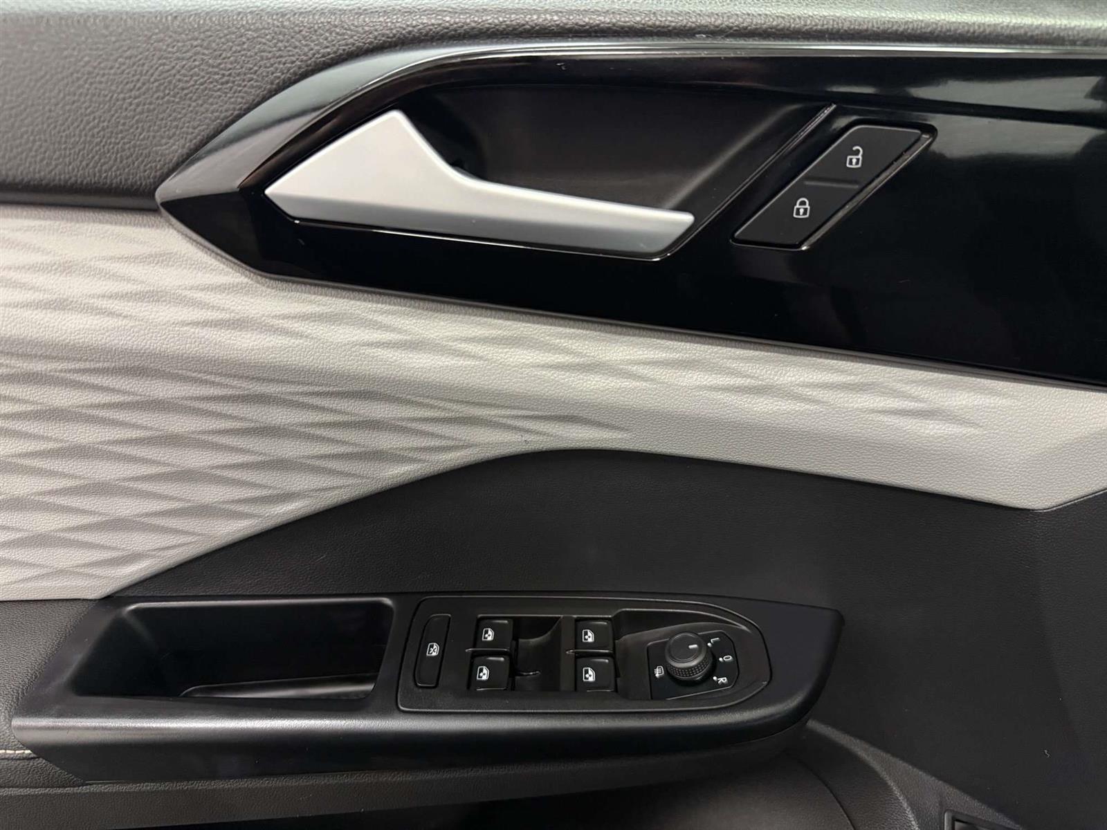 2024 Volkswagen Taos TRENDLINE 1.5 TURBOCHARGED - Thumbnail 17