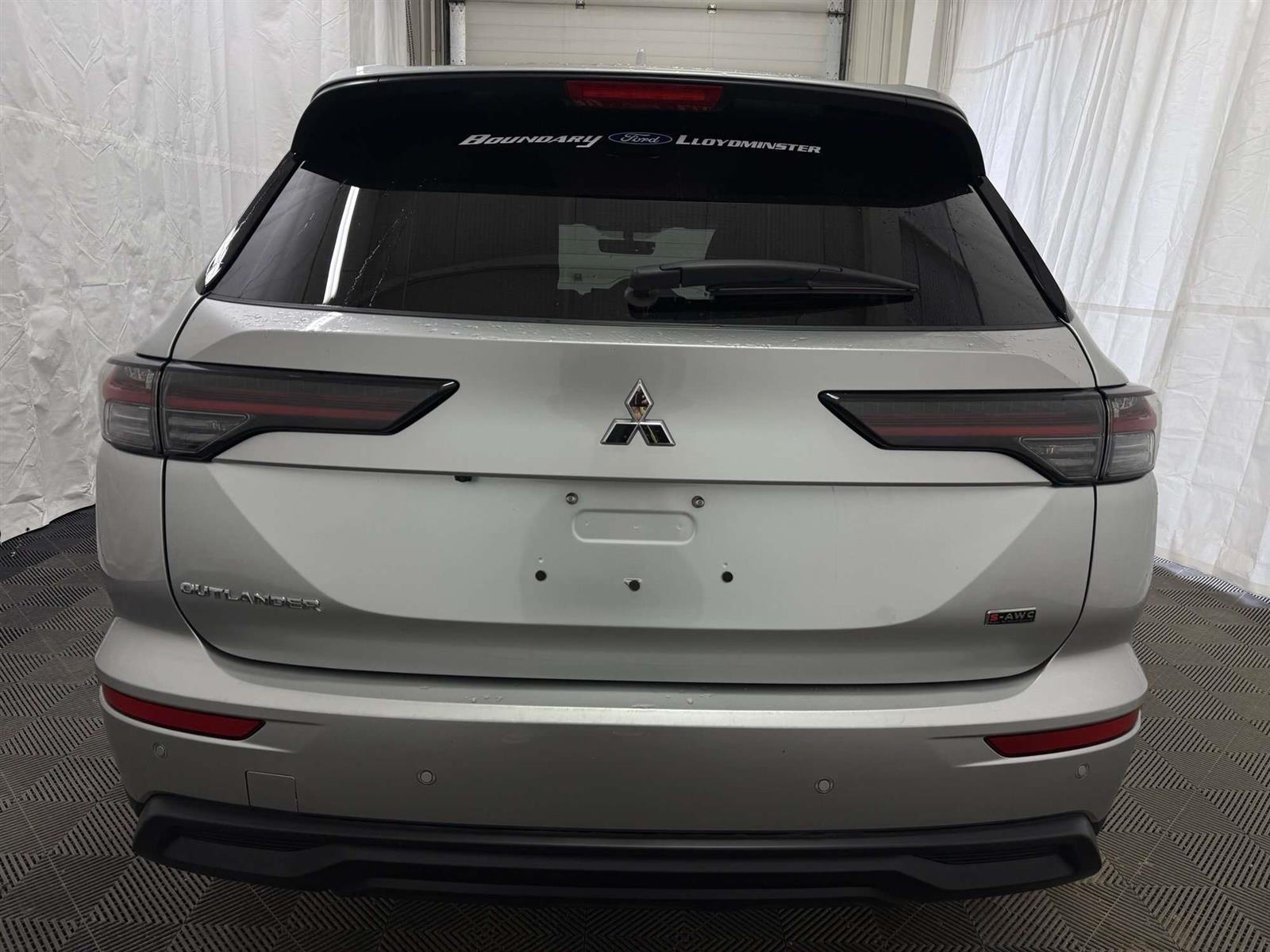 2025 Mitsubishi Outlander ES S-AWC 7 PASSENGER | HEATED SEATS - Thumbnail 10