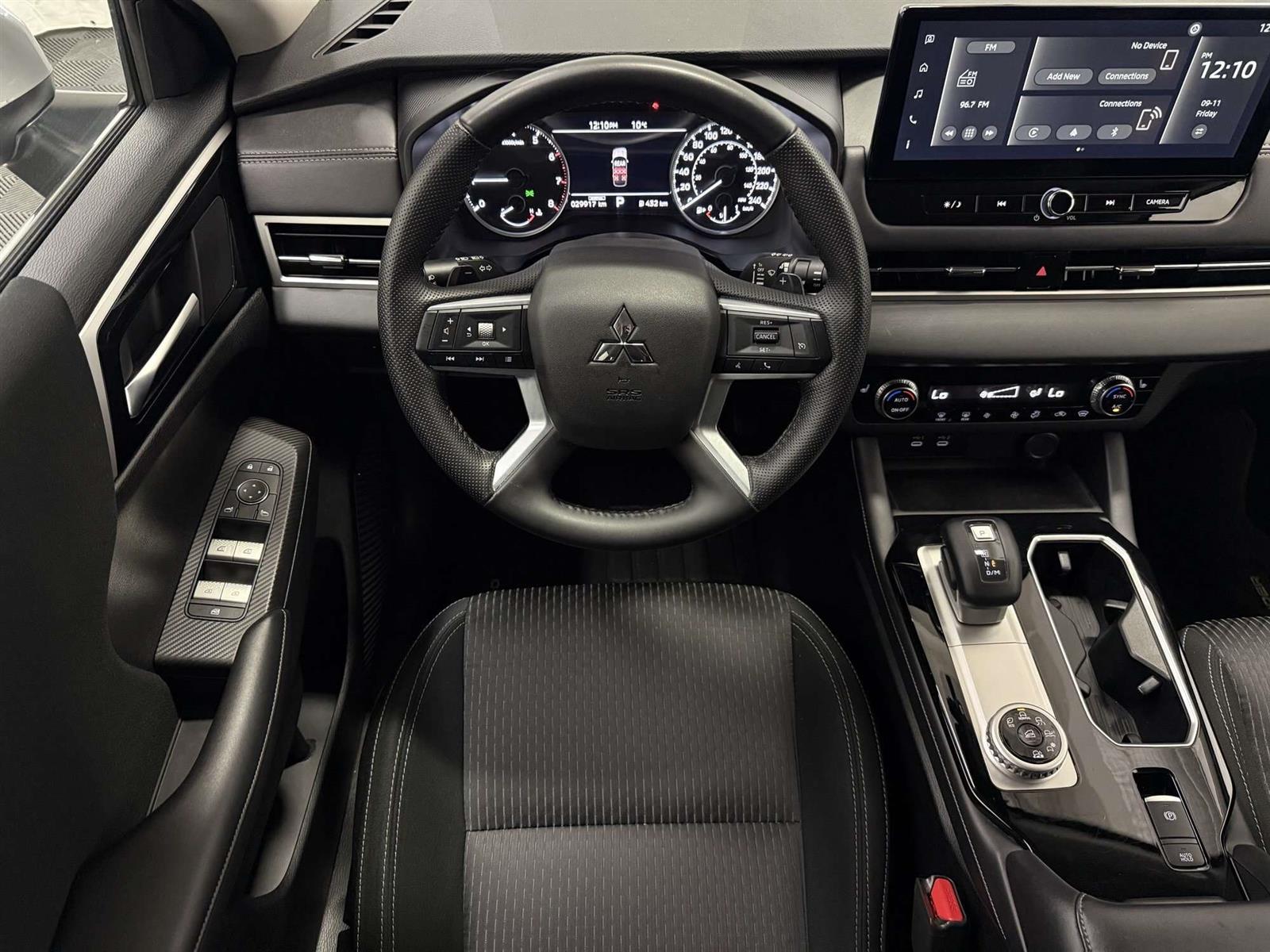 2025 Mitsubishi Outlander ES S-AWC 7 PASSENGER | HEATED SEATS - Thumbnail 16